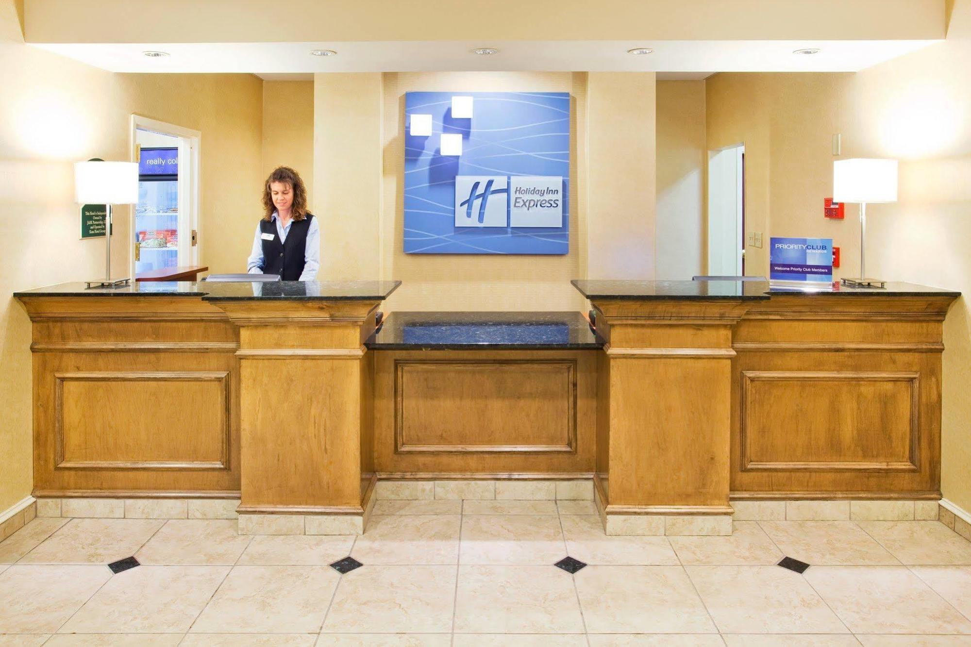 Holiday Inn Express Knoxville-Strawberry Plains By Ihg Bagian luar foto