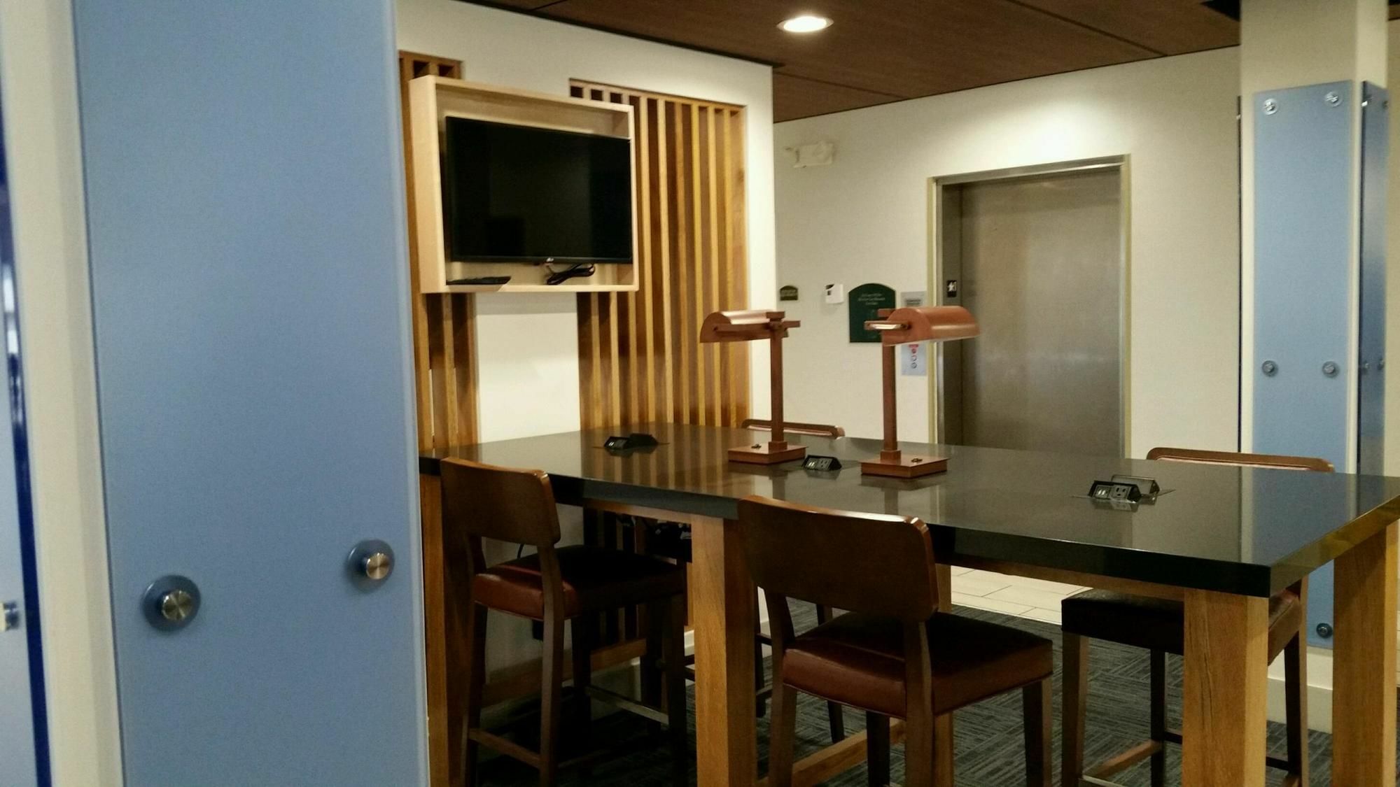 Holiday Inn Express Knoxville-Strawberry Plains By Ihg Bagian luar foto